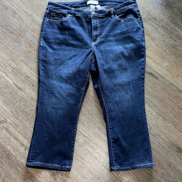Lane Bryant size 16 midrise petal pusher crop jeans excellent condition - Picture 2 of 6